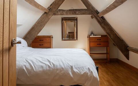 Tranquility House: Lit, Meubles, Chambre, Design Intérieur, Mur, Sol, Bois, Sol, Literie, Drap De Lit
