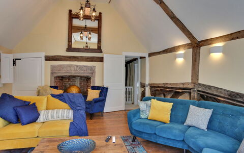 Josua, Maldon: Meubles, Design Intérieur, Bois, Domicile, Éclairage, Plafond, Canapé, Sol, Salon, Table