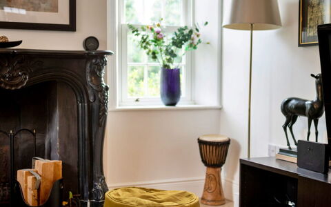 The Mount: Meubles, Design Intérieur, Mur, Sol, Sol, Bois, Domicile, Salon, Éclairage, Cadre