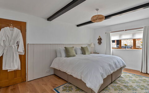 Poundtree: Meubles, Lit, Design Intérieur, Chambre, Sol, Mur, Sol, Literie, Bois, Plafond