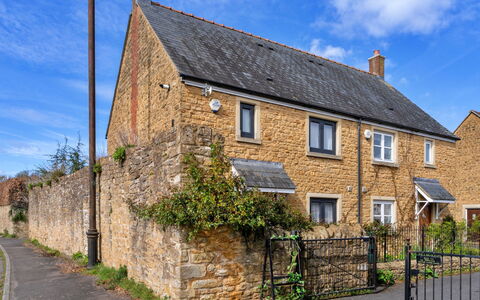 Hollies Cottage, Oak (3 Bed): Ciel, Maison, Toit, Chalet, Zone Résidentielle, Zone Rurale, Brickwork, Domicile, Établissements Humains, Porte