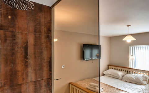 Hollies Cottage, Oak (3 Bed): Design Intérieur, Sol, Mur, Sol, Meubles, Bois, Plafond, Chambre, Lit, Pièce