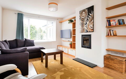 Elizabeth House: Meubles, Design Intérieur, Sol, Mur, Sol, Bois, Canapé, Pièce, Plafond, Salon