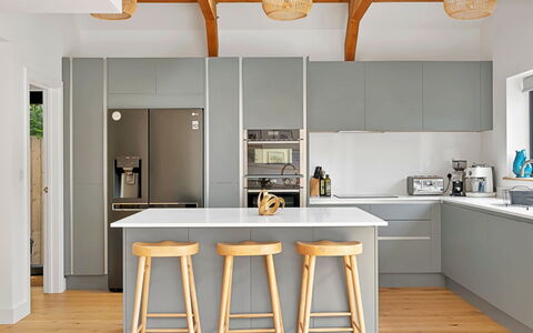 Firethorn: Meubles, Cuisine, Appareil De Cuisine, Comptoir, Design Intérieur, Sol, Cabinetry, Principaux Appliance, Bois, Sol