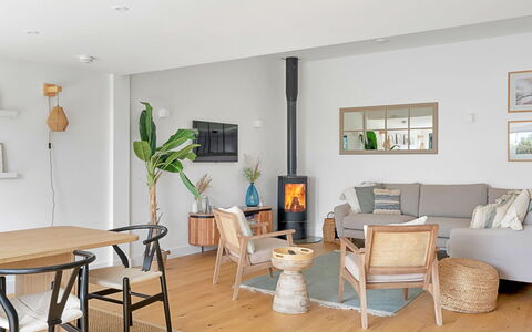 Firethorn: Meubles, Design Intérieur, Sol, Bois, Sol, Salon, Chaise, Table, Canapé, Parquet