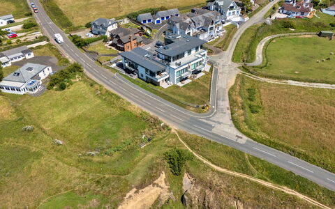 Perrantide: Zone Résidentielle, Maison, Paysage, Domicile, Lot Terre, Plaine, Banlieue, Établissements Humains, Photographie Aérienne, Côte