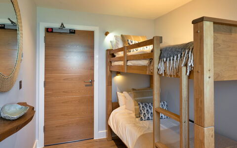 Perrantide: Meubles, Lit, Lit Superposé, Chambre, Design Intérieur, Bois, Sol, Literie, Sol, Pièce