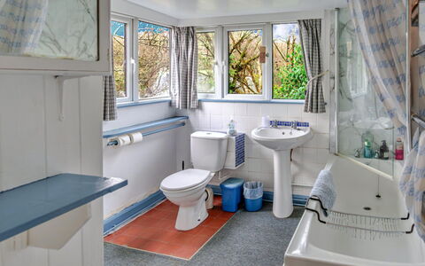 Millook Water: Luminaire Plomberie, Évier, Design Intérieur, Sol, Robinet, Sol, Plomberie, Salle De Bains, Lavabo, Pièce