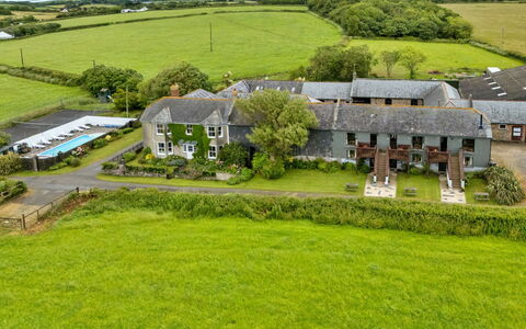 Squire, Quinceborough Farm: Zone Résidentielle, Paysage, Domicile, Biens, Vue Du Ciel, Plaine, Lot Terre, Chalet, Pelouse, Champ