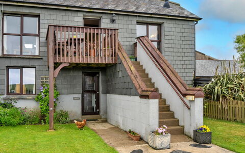 Barn, Quinceborough Farm: Escaliers, Porte, Chalet, Lot Terre, Jardin, Pelouse, Cour, Balustrade, Siding, Aménagement Paysager
