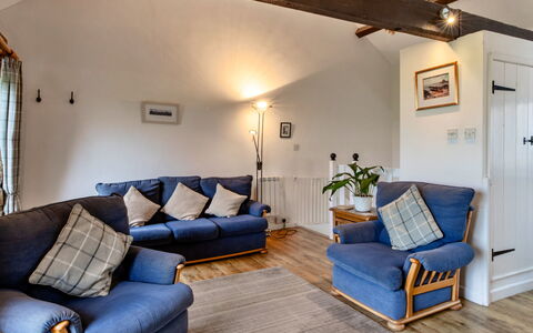 Barn, Quinceborough Farm: Meubles, Design Intérieur, Canapé, Bois, Sol, Sol, Pièce, Plafond, Salon, Domicile