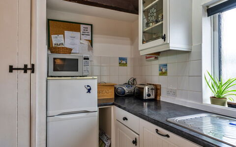 Barn, Quinceborough Farm: Bois, Cuisine, Principaux Appliance, Comptoir, Cabinetry, Appareil De Cuisine, Evier, Le Fourneau, Cuisinière, Tache De Bois