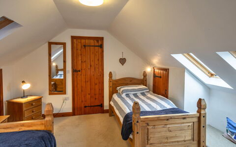 Roost, Quinceborough Farm: Lit, Meubles, Chambre, Design Intérieur, Literie, Bois, Sol, Drap De Lit, Sol, Plafond