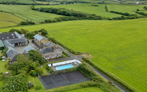 Roost, Quinceborough Farm: Piscine, Biens, Aménagement Paysager, Villa, Recours, Hôtel, Eco Hôtel