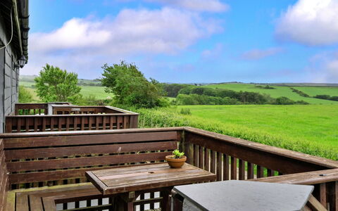 Mucklow, Quinceborough Farm: Bois, Meubles, Tache De Bois, Dur, Mobilier De Jardin, Prairie, Ranch, Clôture, Balcon, Ferme