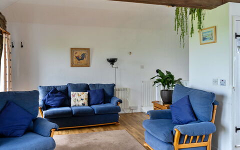 Mucklow, Quinceborough Farm: Meubles, Design Intérieur, Canapé, Sol, Bois, Sol, Salon, Pièce, Table, Chaise