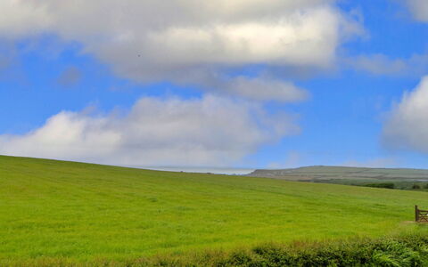 Mucklow, Quinceborough Farm: Bleu, Ciel, Vert, Jour, Nuage, Herbe, Prairie, Environnement Naturel, Paysage Naturel, Plaine