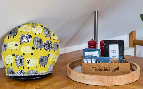 Tregirls: Meubles, Coussin, Oreiller, Salon, Throw Pillow, Linge, Lampe, Lampshade