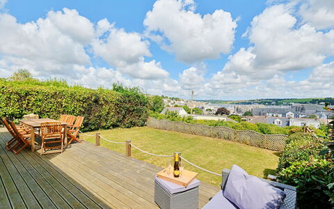 Lansdowne: Ciel, Arbuste, Nuage, Jardin, Aménagement Paysager, Eco Hôtel, Cumulus, Recours, Mobilier De Jardin, Villa