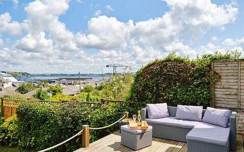 Lansdowne: Pot De Fleur, Plate-Forme, Mobilier De Jardin, Eco Hôtel, Ombre, Jardin, Clôture, Plante D'Appartement, Aménagement Paysager