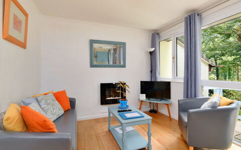 St. Ives 637: Meubles, Design Intérieur, Canapé, Bois, Sol, Pièce, Appartement, Sol, Salon, Télévision