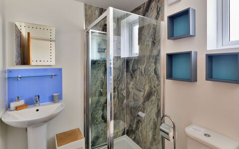 Penzance 624: Luminaire Plomberie, Salle De Bains, Lavabo, Sol, Design Intérieur, Évier, Sol, Miroir, Robinet, Plomberie
