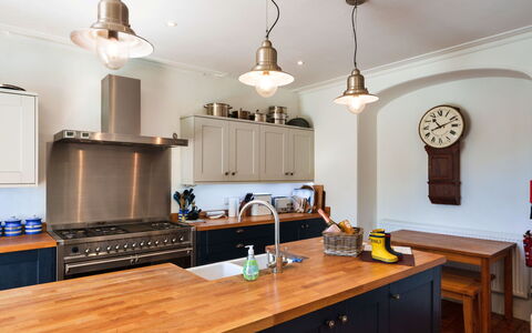 The Old Vicarage: Cuisine, Cabinetry, Comptoir, Design Intérieur, Meubles, Appareil De Cuisine, Bois, Plafond, Luminaire, Sol