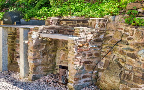 The Old Vicarage: Roche, Mur De Pierre, Couverture De Sol, Dalle, Jardin, Substrat Rocheux, Aménagement Paysager, Pavé