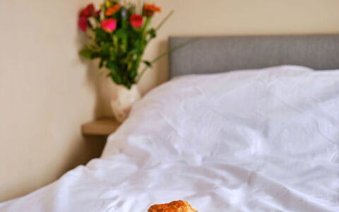 Looe Valley View: Meubles, Linge, Aliments, Literie, Chambre, Throw Pillow, Drap De Lit, Oreiller, Petit Déjeuner