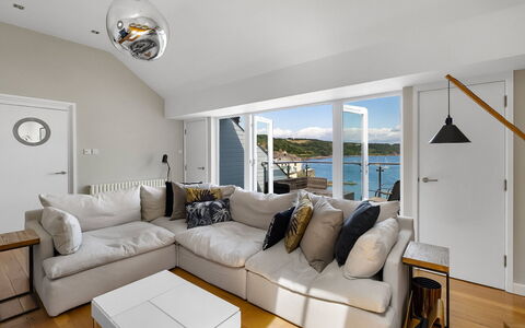 Bownder House: Meubles, Design Intérieur, Sol, Canapé, Sol, Salon, Plafond, Appartement, Table, Parquet