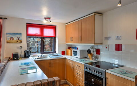Tarquol Cottage, Stowford: Cuisine, Appareil De Cuisine, Comptoir, Principaux Appliance, Meubles, Cuisinière, Cabinetry, Design Intérieur, Le Fourneau, Sol