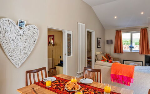 Marsh Cottage: Meubles, Design Intérieur, Bois, Plafond, Domicile, Appartement, Pièce, Salon, Canapé