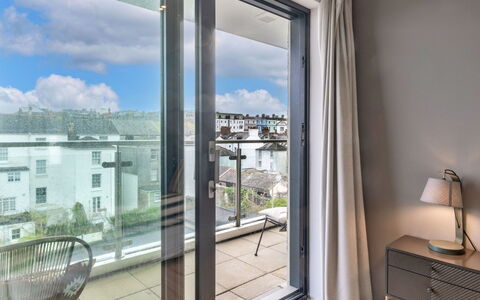 Plymouth Residence 53: Appartement, Design Intérieur, Sol, Balcon, Aluminium, Parquet, Plante D'Appartement, Appartement Penthouse