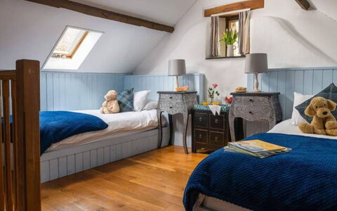 Coulscott Old Barn: Meubles, Lit, Design Intérieur, Chambre, Sol, Sol, Literie, Bois, Drap De Lit, Pièce