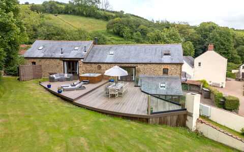 Coulscott Old Barn: Toit, Maison, Domicile, Chalet, Lot Terre, Ferme, Biens, Jardin, Cour, Aménagement Paysager