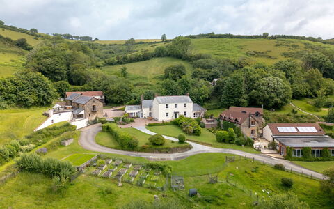 Coulscott Aylesbury Cottage: Paysage Naturel, Paysage, Zone Rurale, Prairie, Maison, Lot Terre, Montagnes, Plaine, Établissements Humains, Chalet