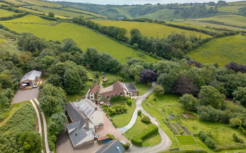 Coulscott Farmhouse: Arbre, Herbe, Paysage, Paysage Naturel, Zone Rurale, Arbuste, Maison, Lot Terre, Plaine