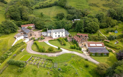Coulscott House: Paysage, Paysage Naturel, Prairie, Zone Rurale, Plaine, Vue Du Ciel, Lot Terre, Photographie Aérienne, Établissements Humains, Chalet
