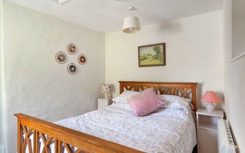 Filspholly: Lit, Meubles, Literie, Design Intérieur, Chambre, Drap De Lit, Mur, Sol, Bois, Pièce