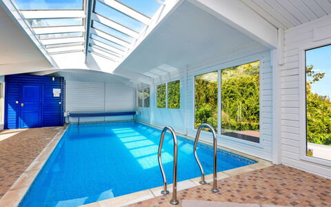 Cliff Lodge: Piscine, Plafond, Recours, Sol, Composite, Sol, Eco Hôtel, Loisir, Hôtel, Conception
