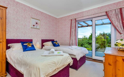 Cliff Lodge: Domicile, Appartement, Linge, Hôtel, Chambre, Literie, Villa, Lit, Drap De Lit, Oreiller