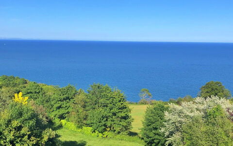 Cliff Lodge: Bleu, Ciel, Vert, Horizon, Végétation, Paysage Naturel, Prairie, Arbuste, Mer, Nuage