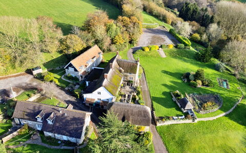 Lea Hill, Woodpecker: Herbe, Maison, Zone Rurale, Chalet, Toit, Paysage, Domicile, Lot Terre, Village