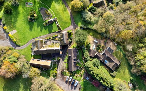 Lea Hill, Woodpecker: Paysage, Vue Du Ciel, Maison, Photographie Aérienne, Zone Rurale, Village, Chalet, Biens, Jardin, Aménagement Paysager