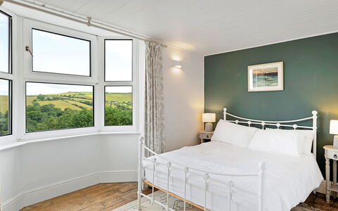 Larkrise: Design Intérieur, Lit, Chambre, Sol, Mur, Meubles, Literie, Sol, Drap De Lit, Plafond