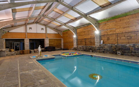 Trimstone Manor - Paddock Cottage: Piscine, Sol, Recours, Sol, Composite, Loisir, Caractéristique De L'Eau, Conception, Hôtel, Centre De Loisirs
