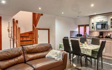 Ivy Cottage, Great Houndbeare Farm: Meubles, Design Intérieur, Canapé, Bois, Sol, Salon, Plafond, Pièce, Sol, Domicile