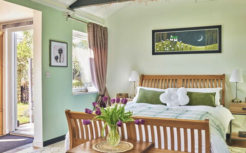 Snuggery: Meubles, Design Intérieur, Lit, Chambre, Bois, Sol, Literie, Sol, Plafond, Drap De Lit