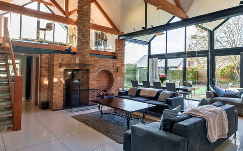 Big Barn at Dairy Cottages: Design Intérieur, Meubles, Sol, Bois, Plafond, Canapé, Sol, Salon, Chaise, Table