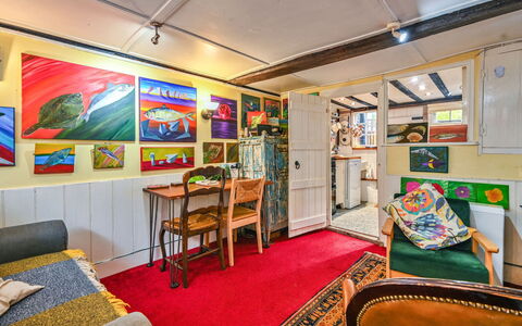 Old Town Cottage, Hastings: Design Intérieur, Sol, Meubles, Plafond, Sol, Pièce, Canapé, Cadre, Salon, Tapis